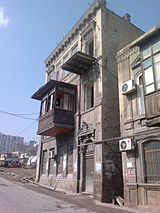 Abbas Mirzə Şərifzadənin yaşadığı ev. Mirzağa Əliyev küçəsi 115 (1910-cı ildə tikilib)[11]. 2016-cı ildə sökülüb[15]