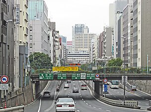 The Shutoko C1 route forms a loop of the center of Tokyo.