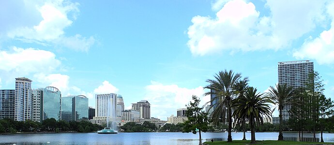 A panorama of the Lake Eola in Downtown Orlando