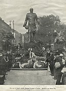 旧ザクセン王国ドレスデンに建てられたビスマルク像（ドイツ語版）。1903年撮影。第二次大戦後、ソ連占領軍に破壊された。