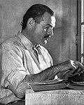 Författaren Ernest Hemingway begick självmord denna dag för 63 år sedan.