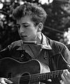 Bob Dylan, cântăreț, muzician, compozitor și poet evreu-american, laureat al Premiului Nobel