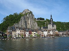 L' Meuse à Dinant ( citadelle pi colégiale )
