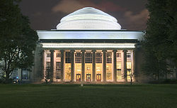 Az MIT dómja