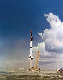 Az újabb nagy siker: a Mercury–Redstone–3 startja Alan Sheparddel (csak három hetet késett)