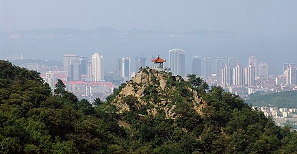 Uitzicht op Yantai Hill