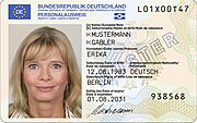 EEAのナショナルIDカード（写真はドイツ語版）