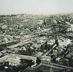 Akihabara vuonna 1889. Taustalla näkyvä avoin kenttä on tulipalon estämiseksi raivattu alue (hiyokechi).