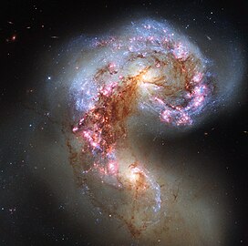 No 4 : Galaxies des Antennes (NGC 4038 & NGC 4039).