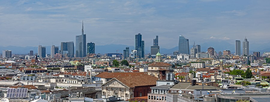 Stadsdelen Porta Nuova sedd från Milanodomens tak.