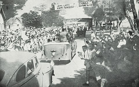 Sukarno returning to Yogyakarta after his exile in Bangka, 6 July 1949