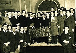 Alfredo Palacios reunido con estudiantes de derecho, en los días previos al golpe de Estado de 1930 .