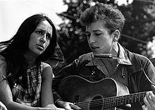 Joan Baez et Bob Dylan lors de la Marche vers Washington pour le travail et la liberté en 1963 (photographie)