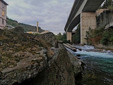 devant l'ancienne usine Proplan (autrefois usine Vaganay)[5]