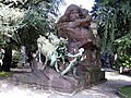 Надгробие семьи Безенцаника, скульптор Энрико Бутти