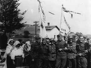 Немецкие и словацкие солдаты в Команче