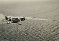 Beaufighter tirant des roquettes.