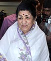 Mangeshkar sa Dinanath Mangeshkar Awards na ipinaisi kan 2013