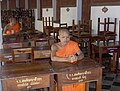 Fiatal buddhista szerzetesek
