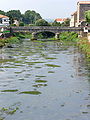 Vista xeral do río coa ponte ó fondo.