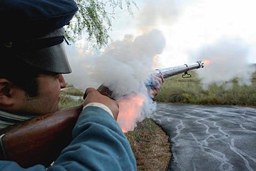 Производится выстрел.