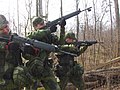 使用Ak 5突擊步槍作訓練的瑞典士兵