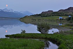 Lagarfljótið séð frá bakka Fellabæjar í Múlaþingi