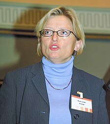Anna Lindhová (31. října 2002)