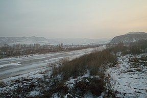 Tumanaja žiemą iš Kinijos pusės žvelgiant į Korėją