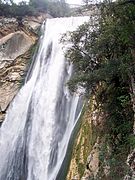 ヴィッラ・グレゴリアナ (en) にある大滝 (La grande cascata)