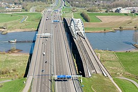 Jan Blankenbrug bij Vianen naast de oude Lekbrug.