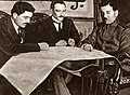 Mustafa Kemal Paşa, arkadaşları Ali Fuat Paşa ve Rauf Bey ile birlikte bir toplantıda (Eylül 1919)