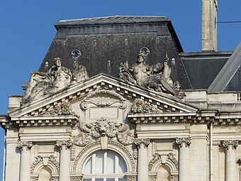 Beaux-Arts cornucopias on the city hall of Tours, France, by Victor Laloux, 1896-1904