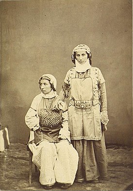 Грузинки-ингилойки из селения Ках в нарядных национальных костюмах, 1883 г.