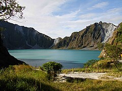 Tafkin Pinatubo, Philippines, an kafa shi ne bayan fashewar Dutsen Pinatubo a 1991