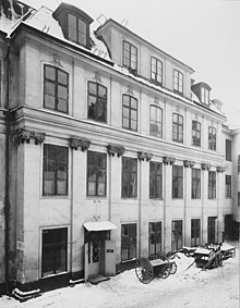 Adelcrantzka palatset på Karduansmakargatan 8 i kv. Björnen på Norrmalm i centrala Stockholm.