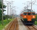 駒形駅から前橋駅までの複線区間を走る115系電車 （2010年7月31日）