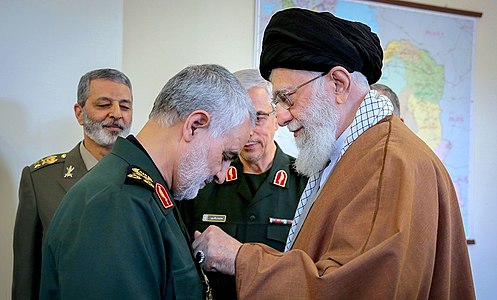 Soleimani rebent l'Ordre de Zulfikar d'Alí Khamenei
