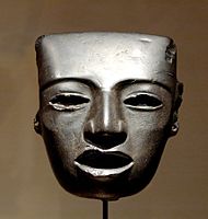 テオティワカンの仮面、200-600年。