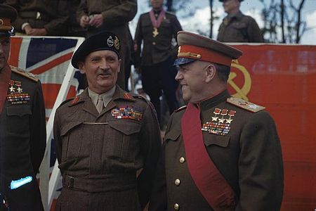 Берлин, 12 июля 1945 года. Жуков с фельдмаршалом Монтгомери