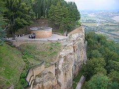 A Pozzo di San Patrizio (kút) madártávlatból