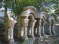 Restos da igrexa de Santo Estevo de Casteláns, hoxe nos xardíns do balneario de Mondariz.