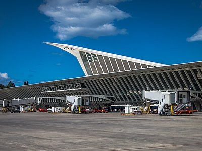 Bilbao Airport. Bilbaon lentoaseman terminaali, Bilbao, Espanja (1990-2000)