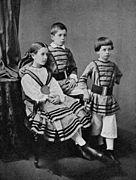 1855年のビスマルクの子供たち。長女マリー、長男ヘルベルト、次男ヴィルヘルム。