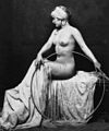 Image 23Ảnh Posing nude woman, thập niên 1890 của Alfred Cheney Johnston