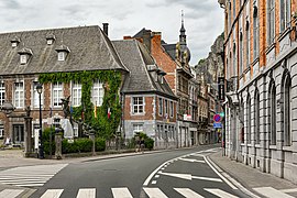 Une aile de l'hôtel de ville.