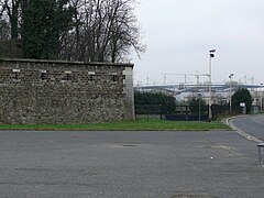Vue fort de l'Est avec le stade de France en arrière-plan.