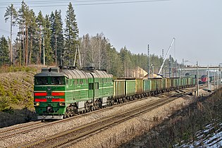 2ТЭ116-1562 с грузовым поездом, станция Котлы