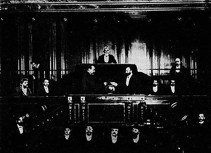 L'Assemblée nationale, présidée par Fallières et réunie dans la salle du Congrès.