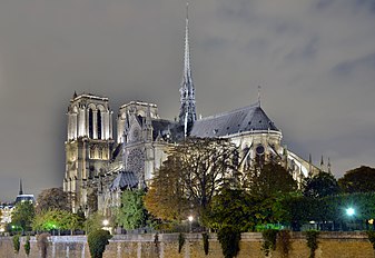 كاتدرائية نوتردام دو باري في مدينة باريس بفرنسا هي من بين أكثر الرموز المعروفة لحضارة العالم المسيحي. تتأثر الحضارة الغربية بشدة بالثقافات اليونانية والرومانية والمسيحية.[84] لعبت المسيحية دورًا بارزًا في تشكيل الحضارة الغربية.[85][86][87][88][89]